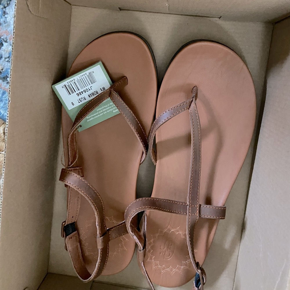 Chaco Rowan sandals Sz 9 - new in box, never worn